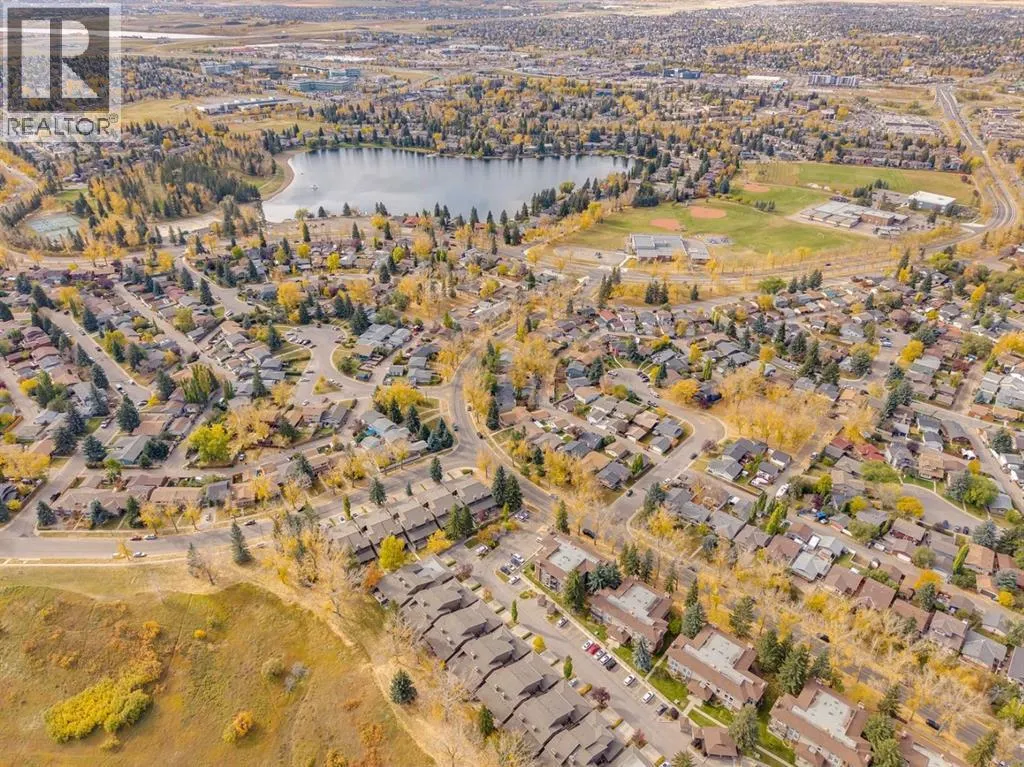 121, 860 Midridge Drive SE