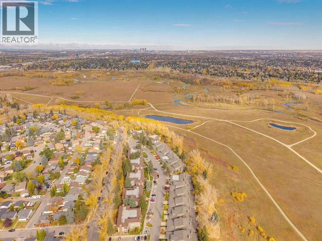 121, 860 Midridge Drive SE