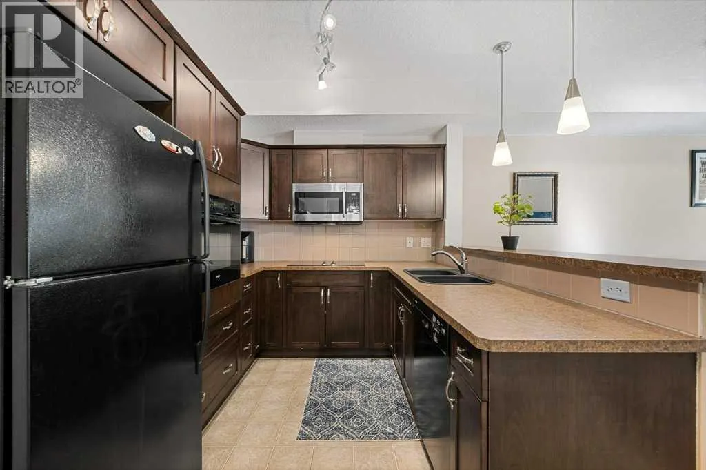 240, 60 Royal Oak Plaza NW