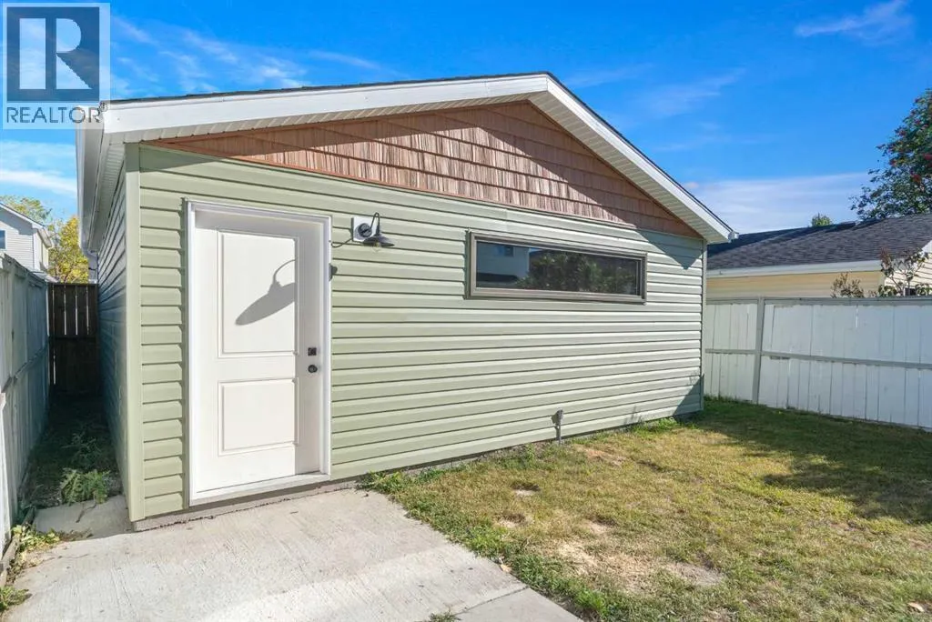 56 Inverness Grove SE