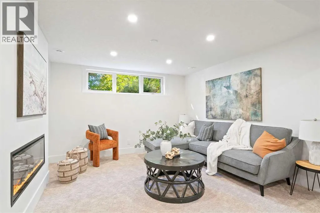56 Inverness Grove SE