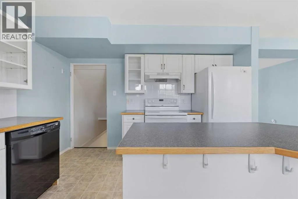 311, 4525 31 Street SW