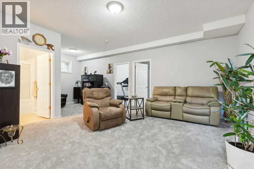 4 Martha's Meadow Place NE