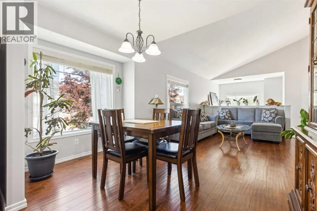 4 Martha's Meadow Place NE