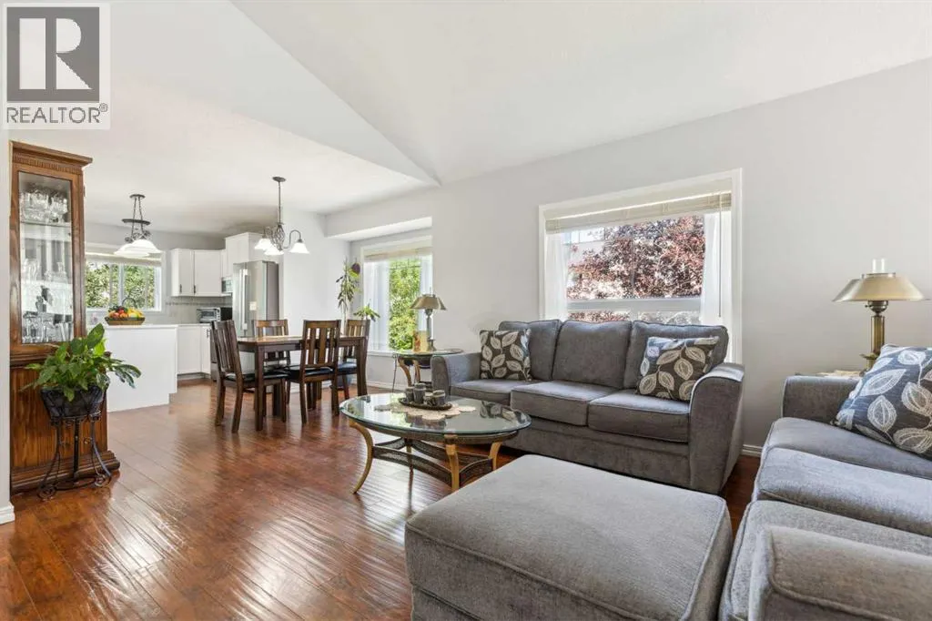 4 Martha's Meadow Place NE