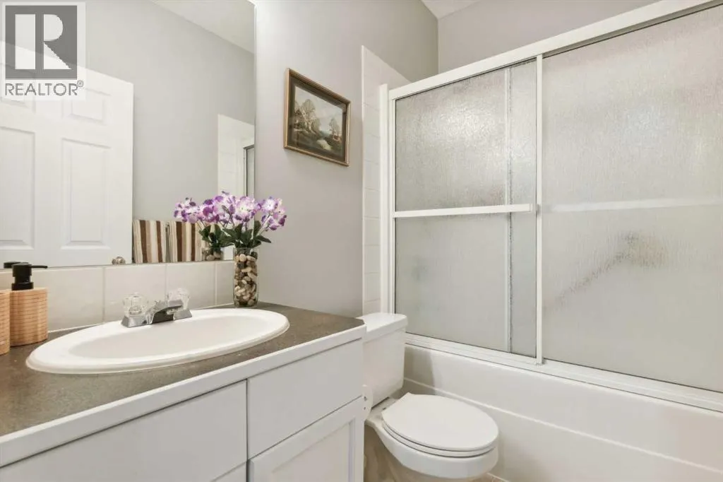 4 Martha's Meadow Place NE