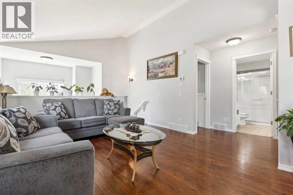 4 Martha's Meadow Place NE