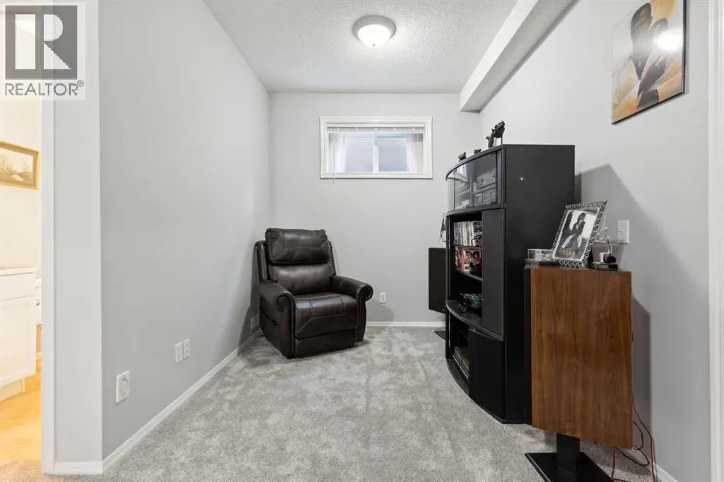 4 Martha's Meadow Place NE