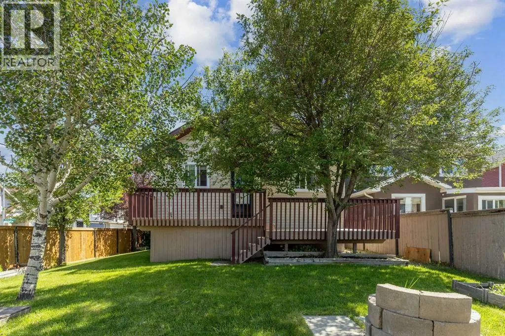 4 Martha's Meadow Place NE