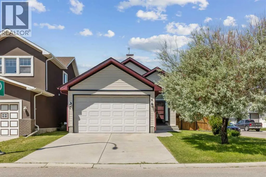 4 Martha's Meadow Place NE