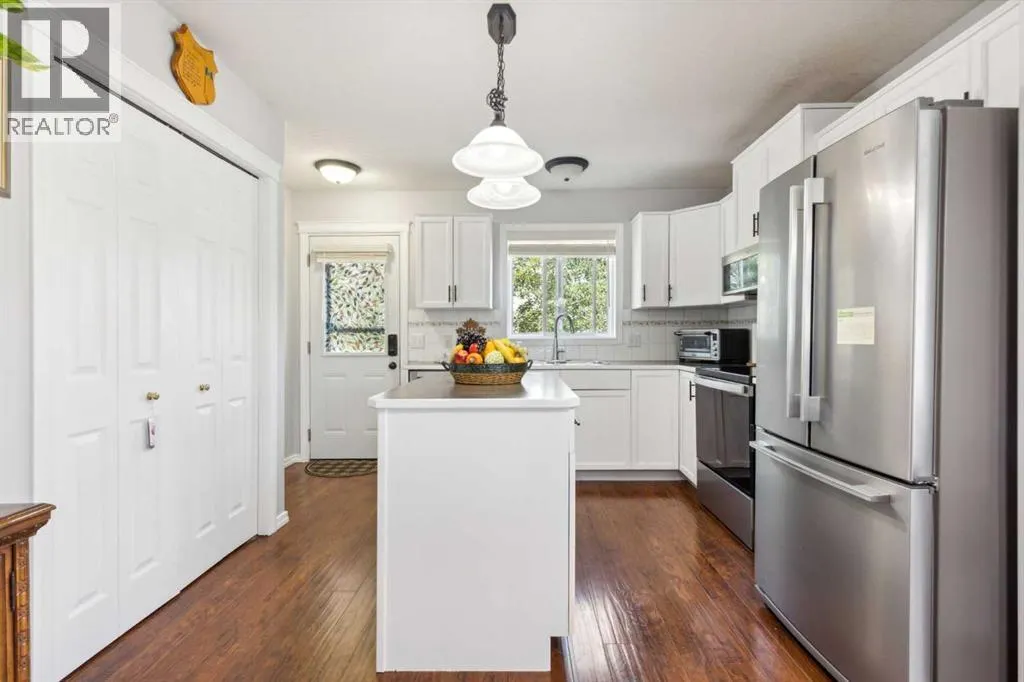 4 Martha's Meadow Place NE