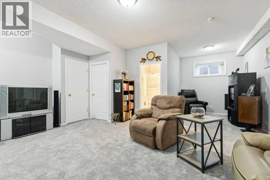 4 Martha's Meadow Place NE
