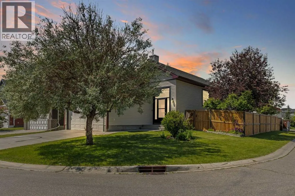 4 Martha's Meadow Place NE