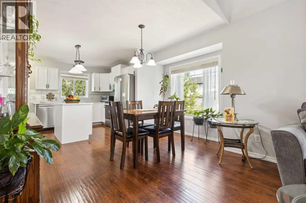 4 Martha's Meadow Place NE