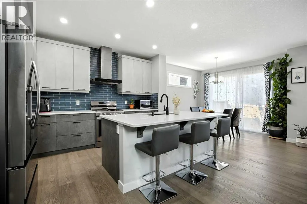 97 Amblehurst Gardens NW