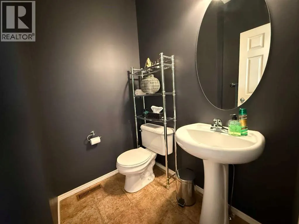35, 295 Blackfoot Road W