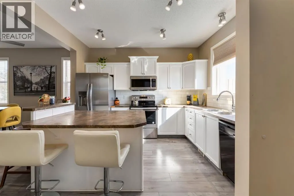 15 Covemeadow Close NE