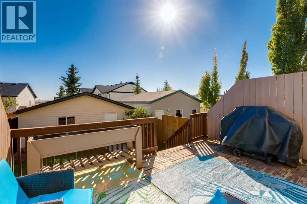 15 Covemeadow Close NE