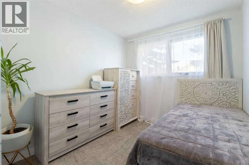 27 Deercrest Close SE
