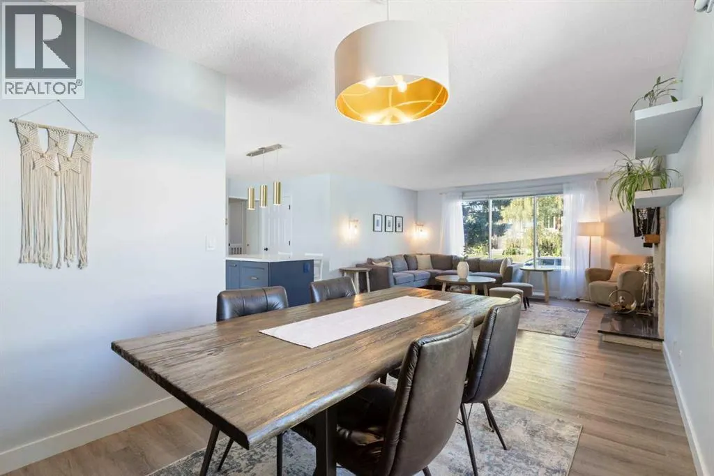 27 Deercrest Close SE