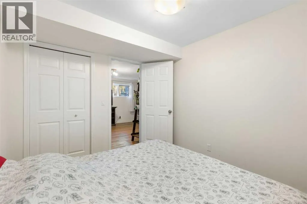 27 Deercrest Close SE
