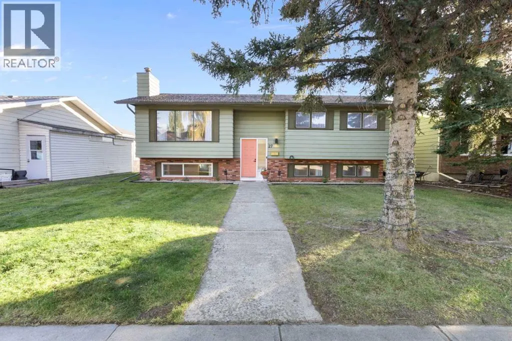27 Deercrest Close SE