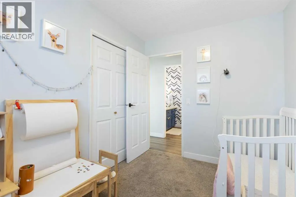 27 Deercrest Close SE