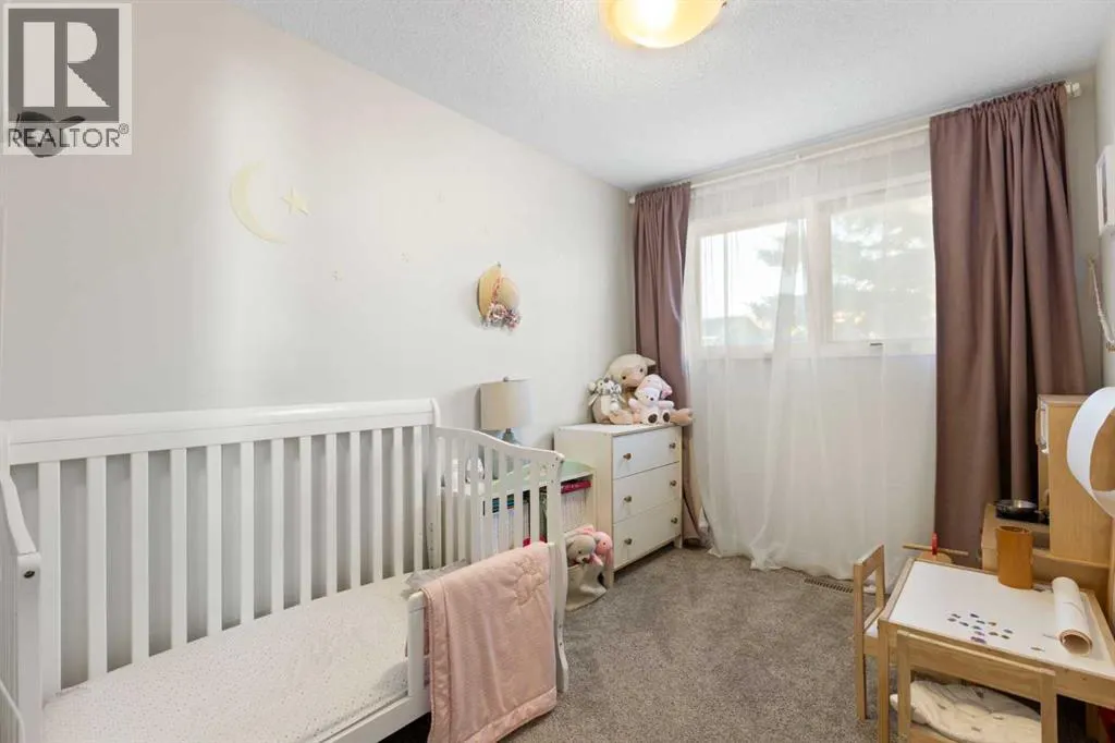 27 Deercrest Close SE