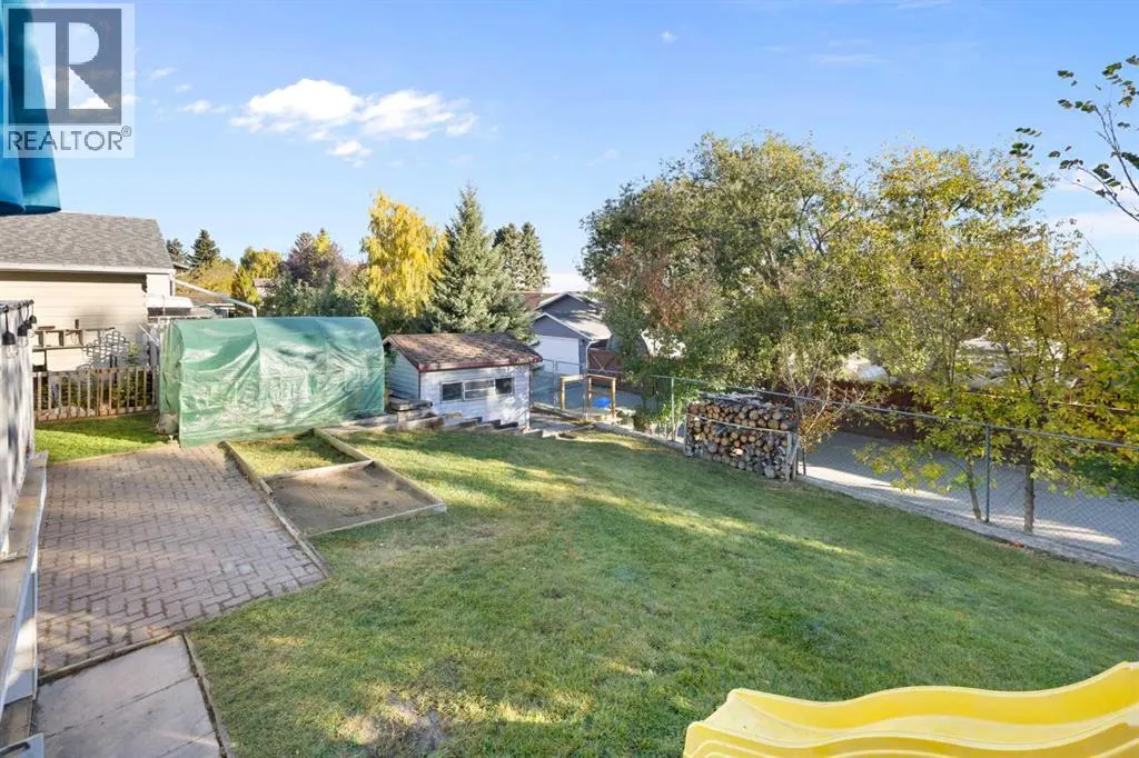 27 Deercrest Close SE