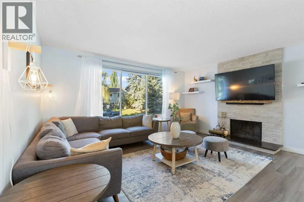 27 Deercrest Close SE