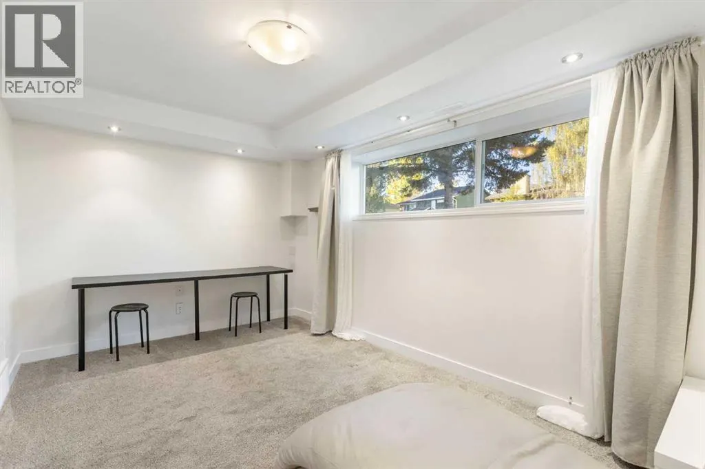 27 Deercrest Close SE