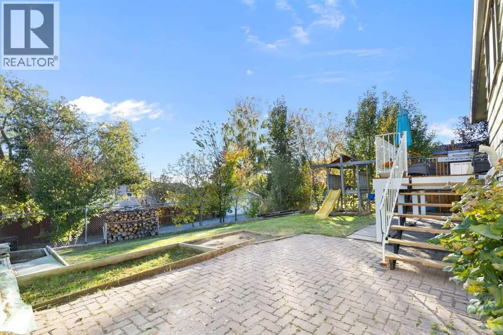 27 Deercrest Close SE