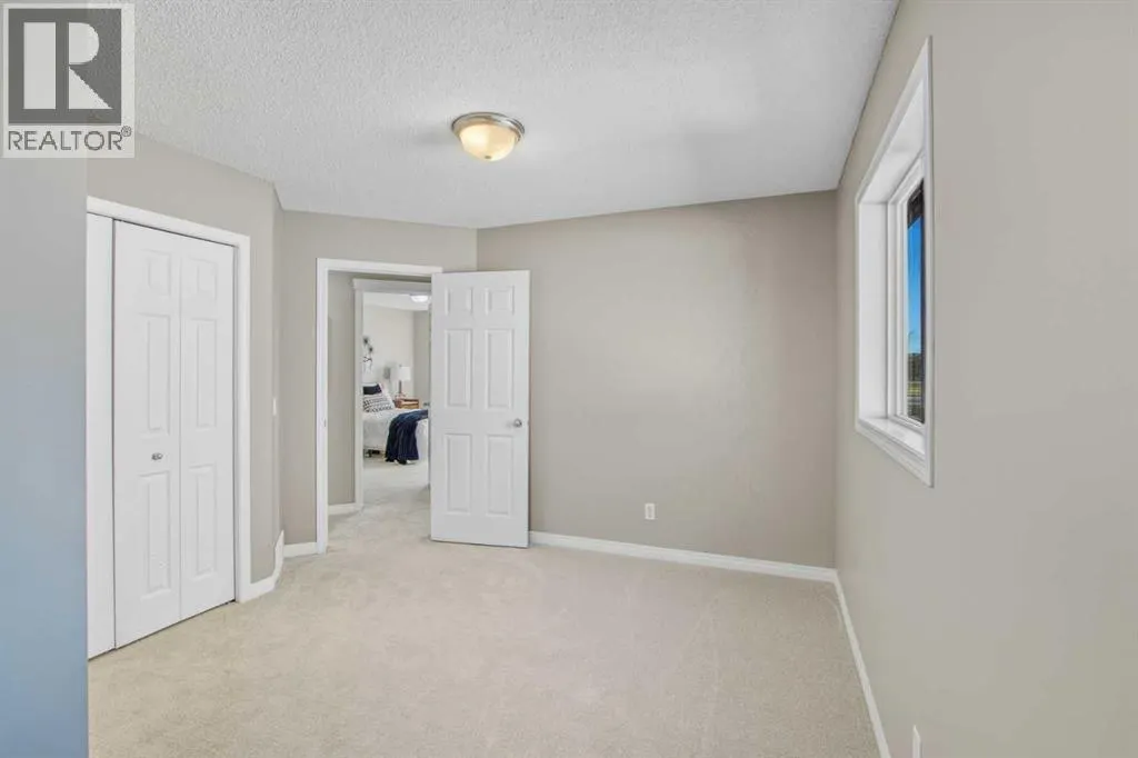 92 Everglen Way SW