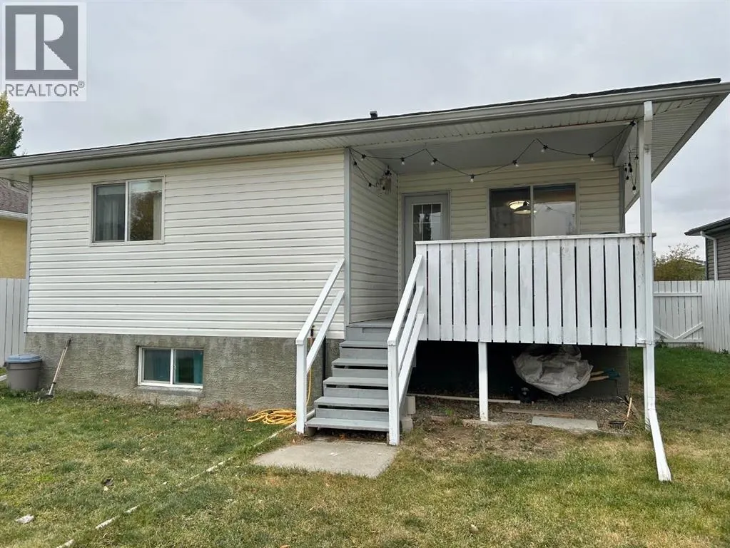 192 Mt Rundle Road W