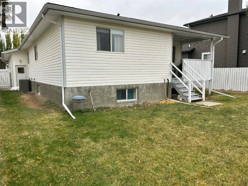 192 Mt Rundle Road W