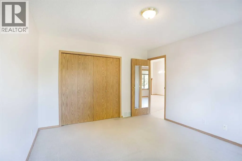 13 Fairview Park Lane W