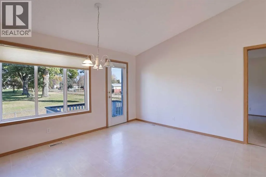 13 Fairview Park Lane W