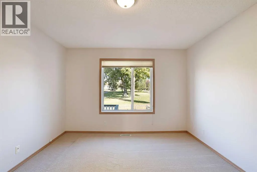 13 Fairview Park Lane W