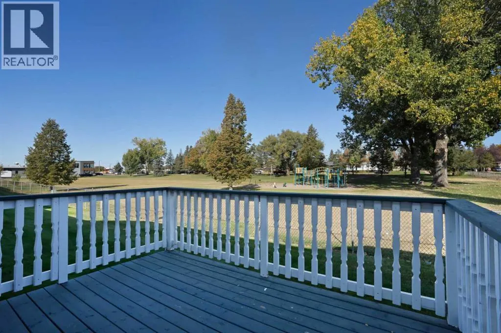 13 Fairview Park Lane W
