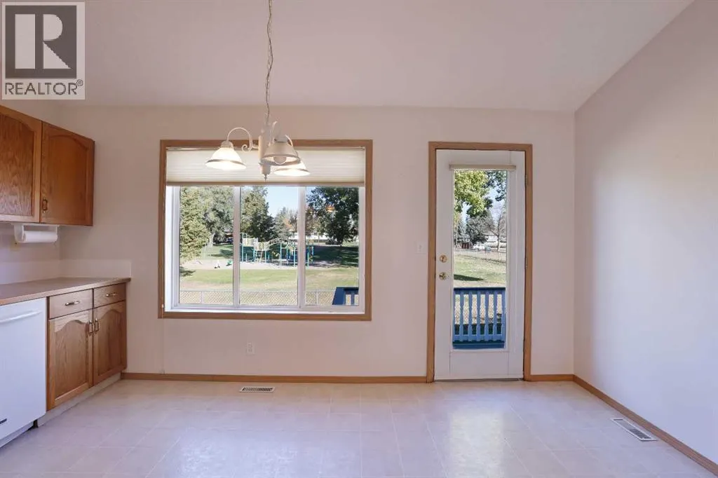 13 Fairview Park Lane W