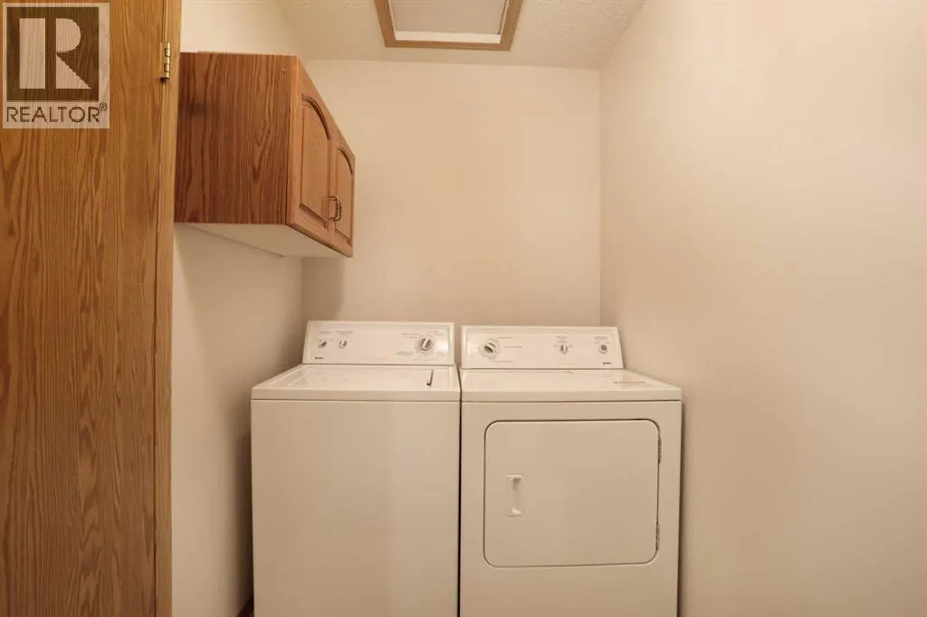 13 Fairview Park Lane W