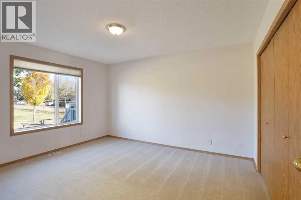 13 Fairview Park Lane W