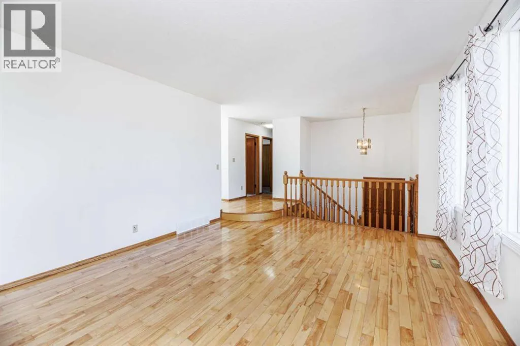 32 Huget Crescent
