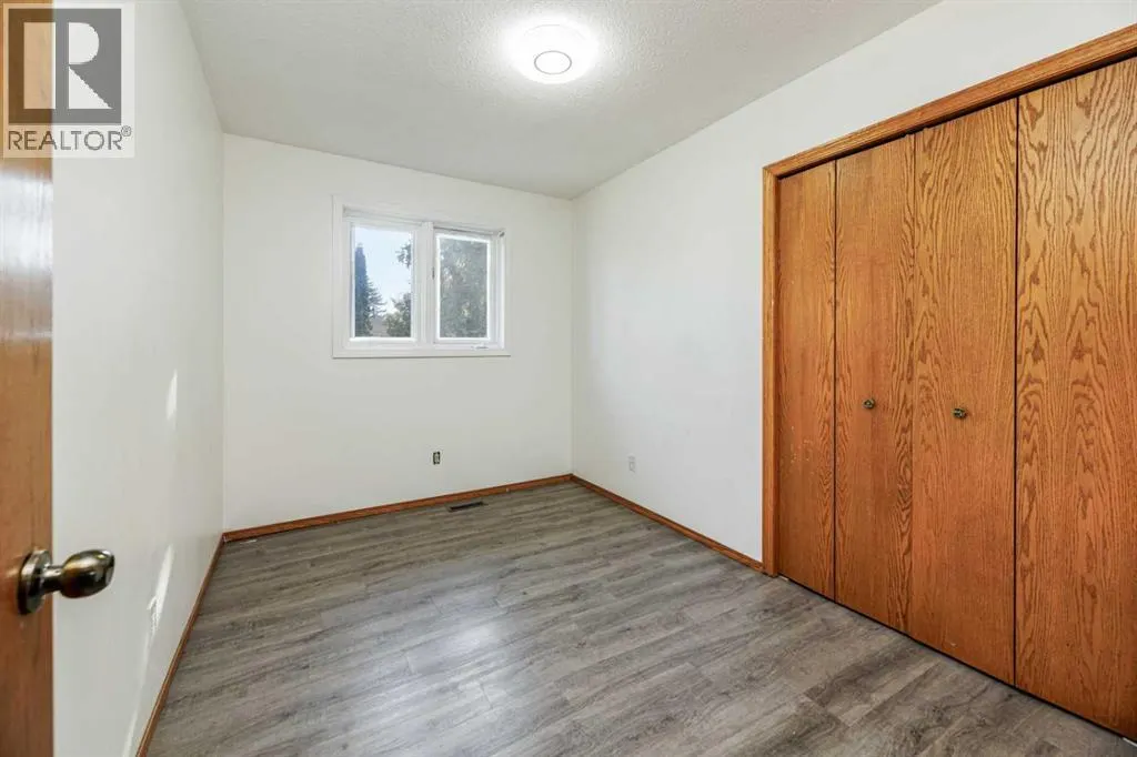 32 Huget Crescent