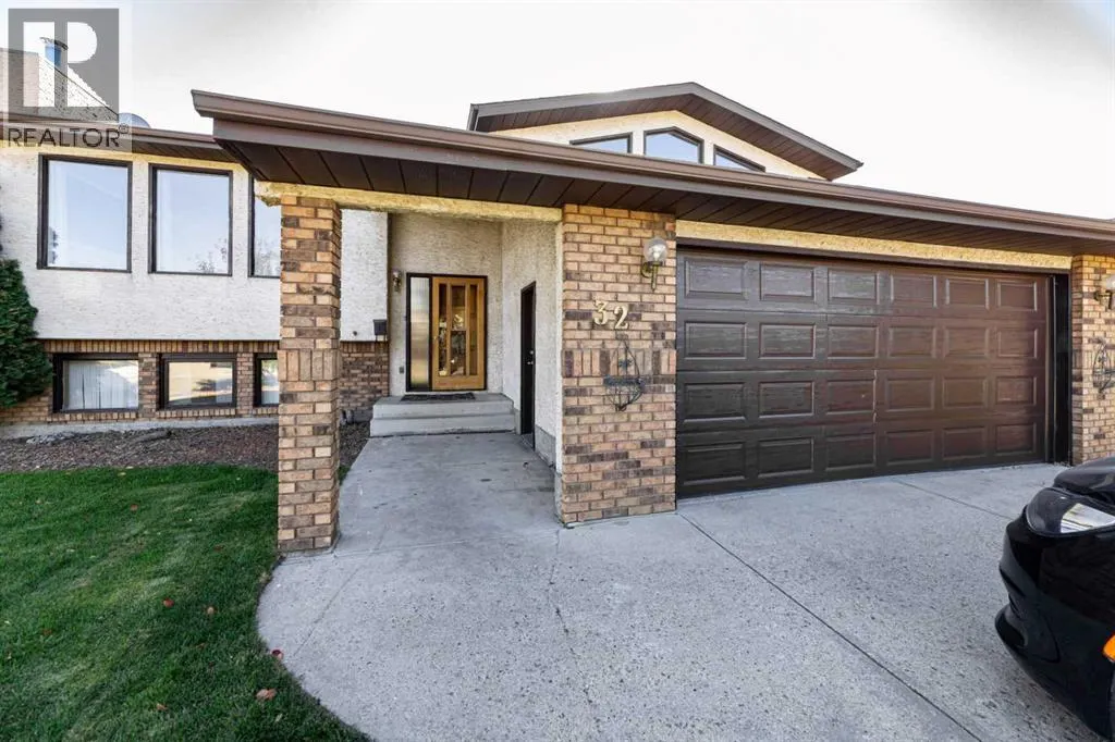 32 Huget Crescent
