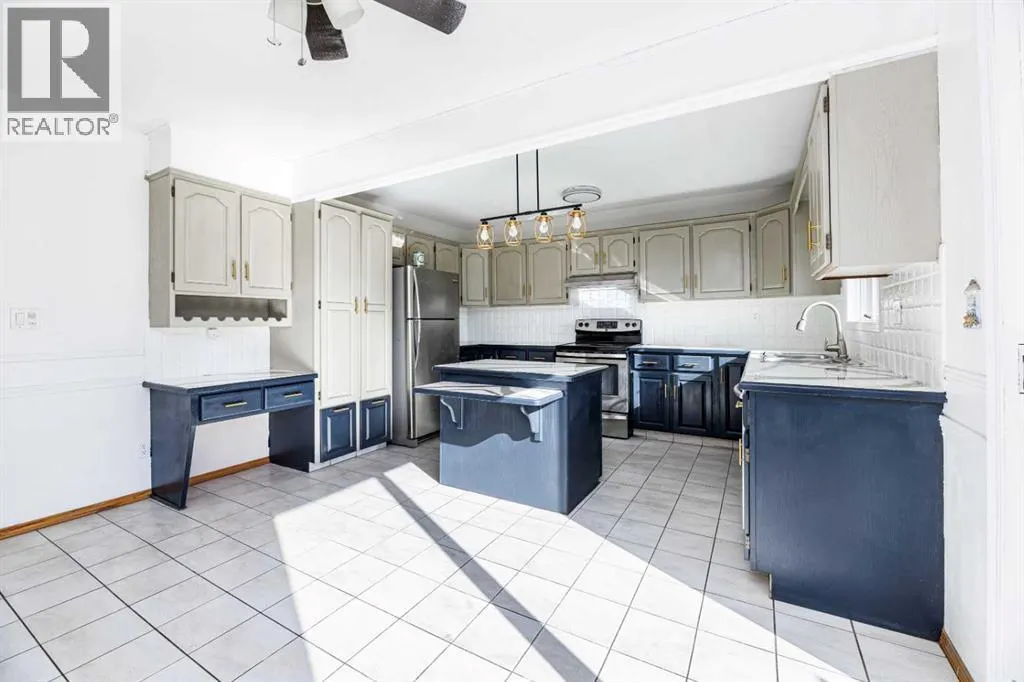 32 Huget Crescent