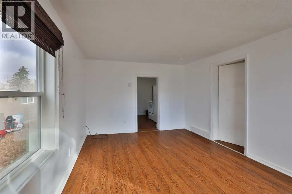 380 3 Street E