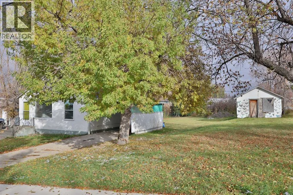 380 3 Street E