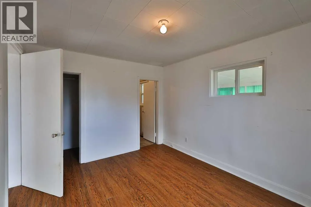 380 3 Street E