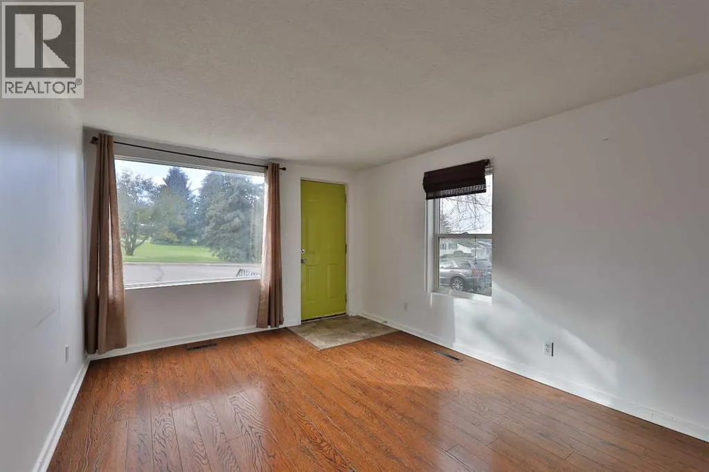 380 3 Street E